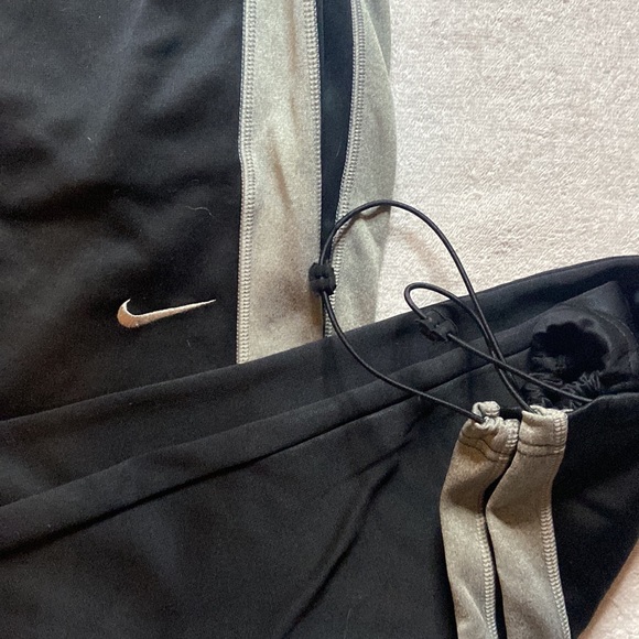Black & grey Nike sweats - Picture 3 of 3